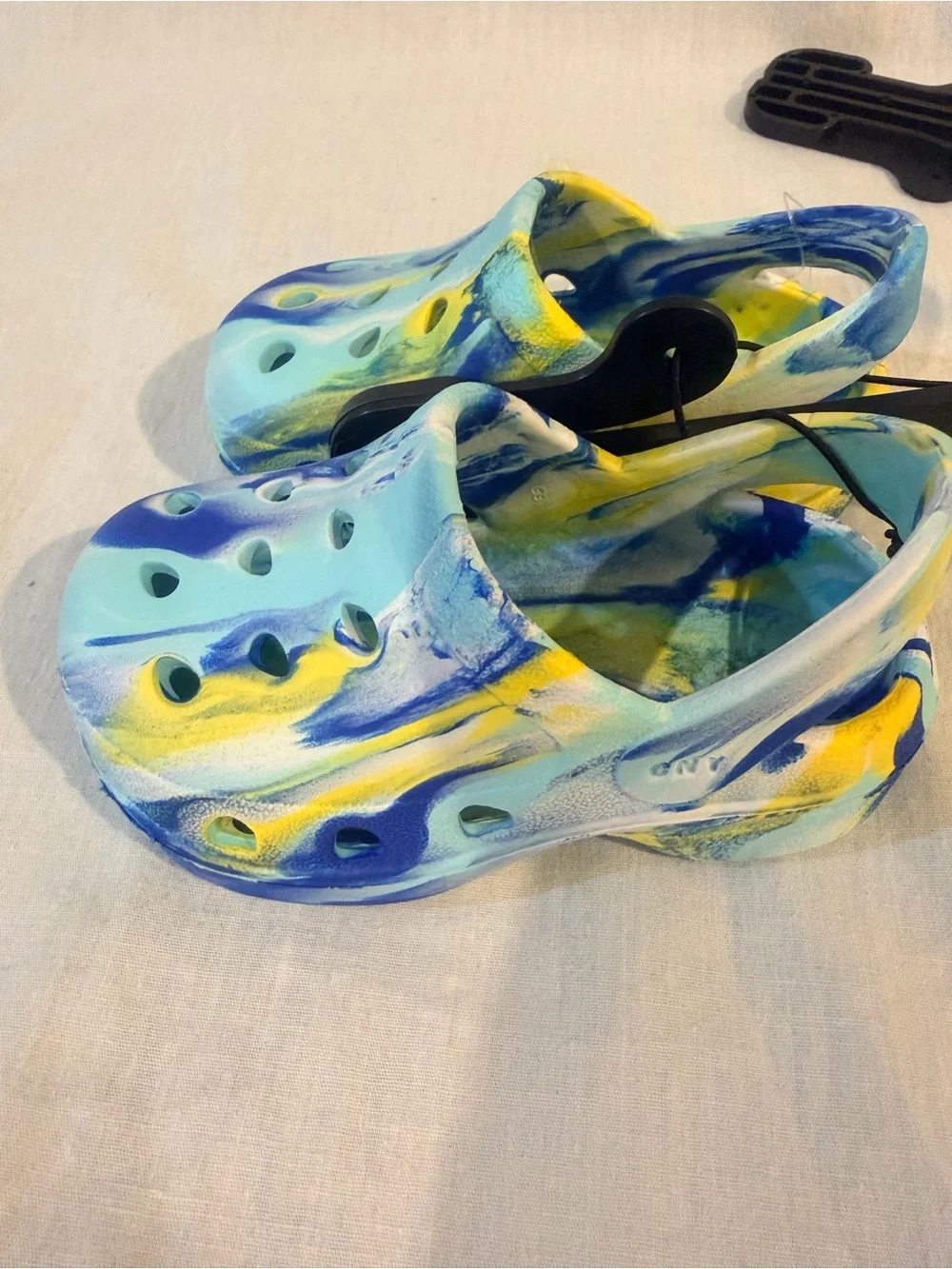 2 Pr. Infants sandals